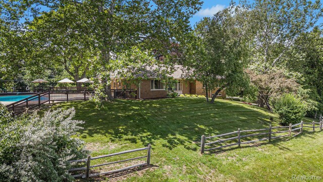 6400 N Rochester Rd, Rochester Hills, MI 48306 - view of yard