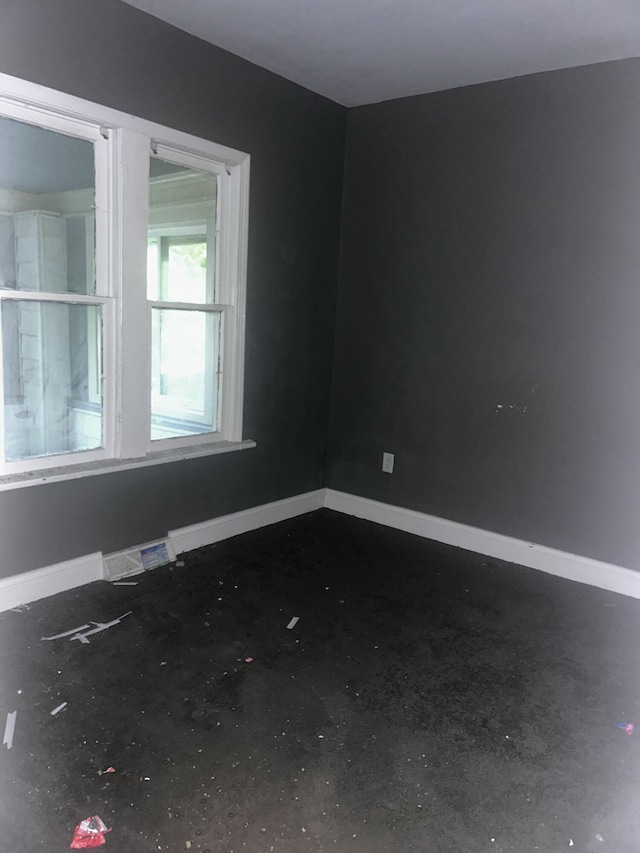 1615 Dyson St, Muskegon, MI 49442 - unfurnished room featuring baseboards