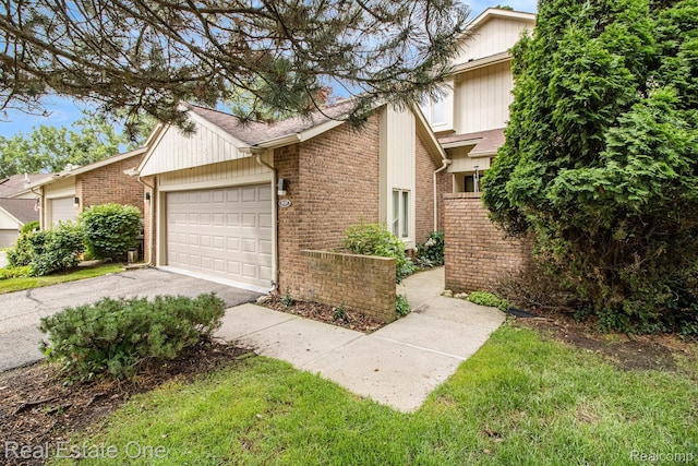 5537 Walnut Cir W, West Bloomfield, MI 48322 - photo 2