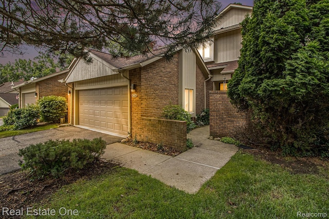 5537 Walnut Cir W, West Bloomfield, MI 48322 - photo 1
