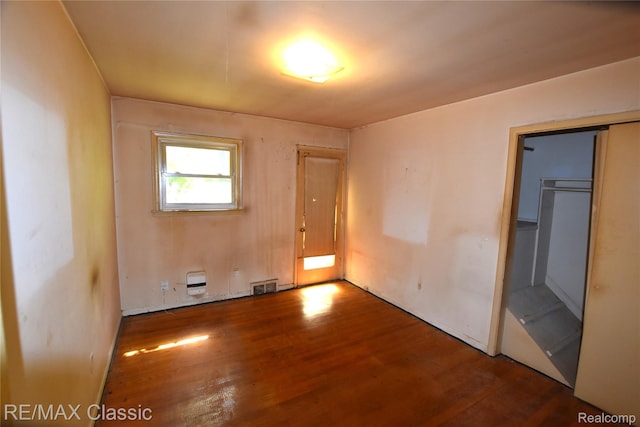 22150 Beverly St, Oak Park, MI 48237 - empty room featuring wood finished floors
