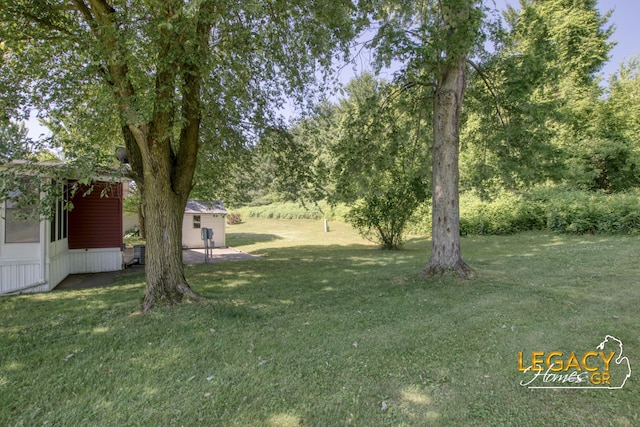 1163 Maple Leaf Ln NW, Walker, MI 49534 - view of green lawn