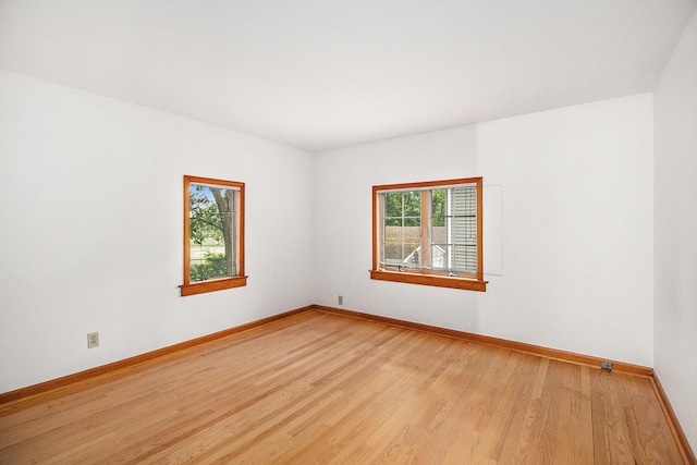 838 Lakeway Ave, Kalamazoo, MI 49001 - unfurnished room featuring light wood-style floors and baseboards