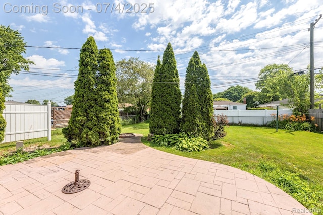 8571 Linda St, Warren, MI 48093 - fenced backyard featuring a patio