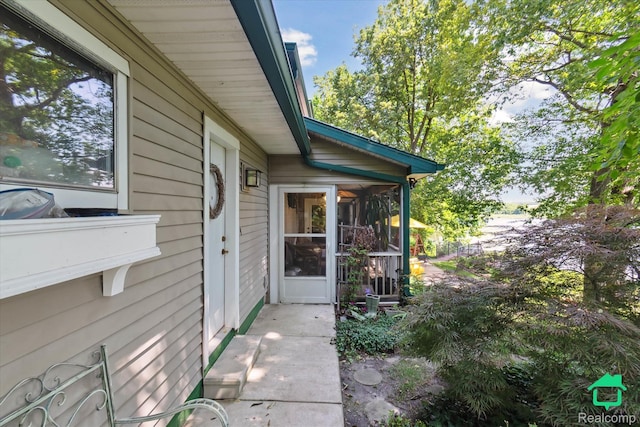 2340 Lakeview Dr, Brooklyn, MI 49230 - entrance to property