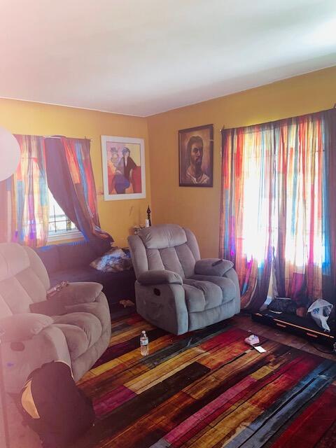 2955 Ewald Cir, Detroit, MI 48238 - view of living area