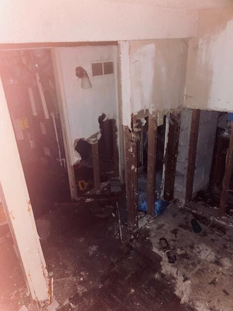 2955 Ewald Cir, Detroit, MI 48238 - view of miscellaneous room