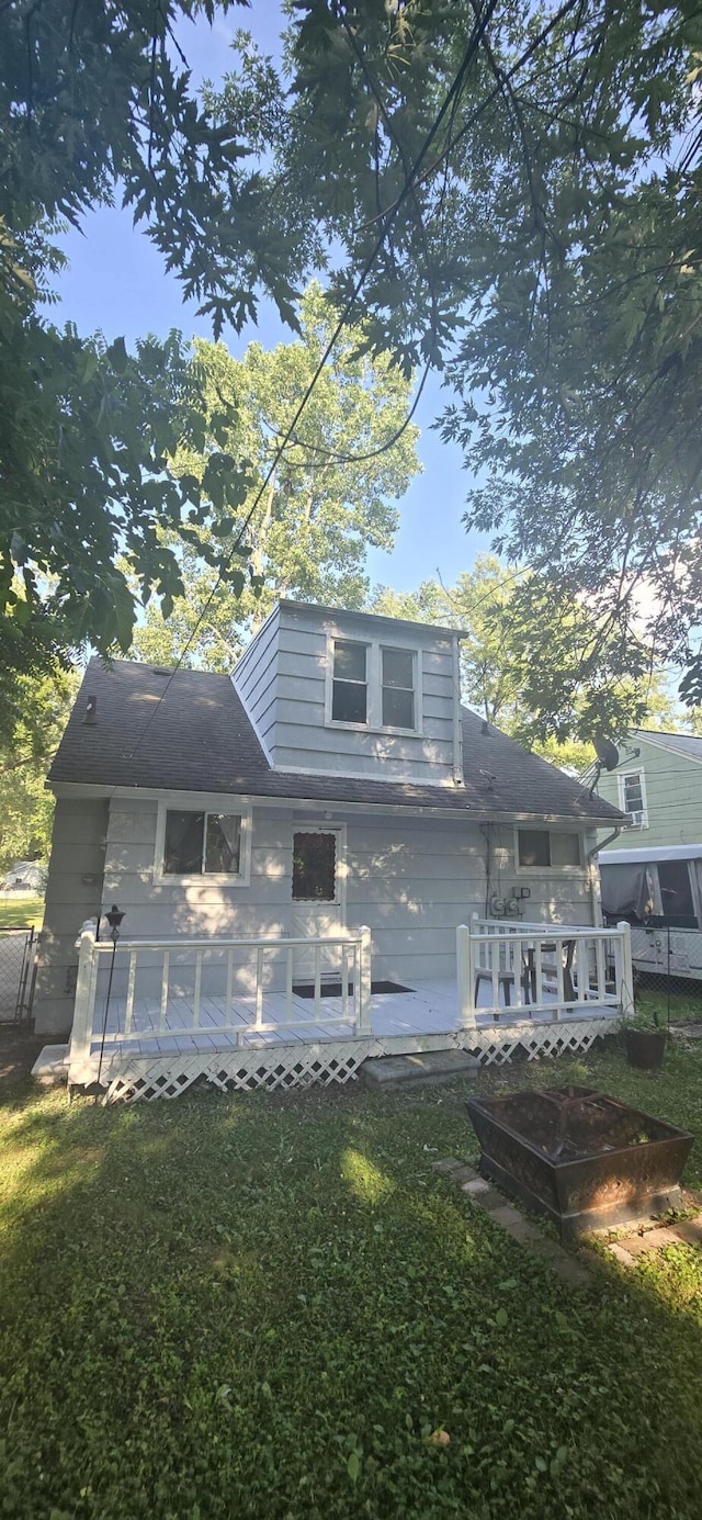 19969 Poinciana, Redford, MI 48240 - back of property featuring a yard
