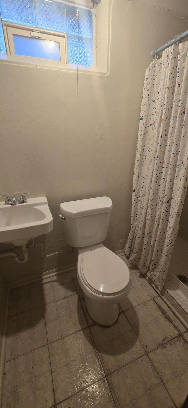 19969 Poinciana, Redford, MI 48240 - full bathroom featuring toilet and a shower with shower curtain
