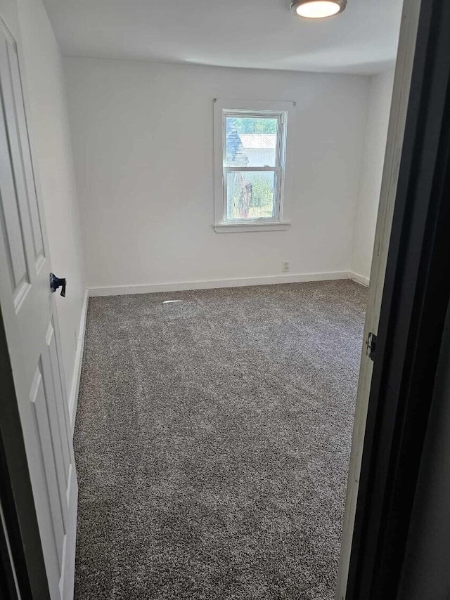 2559 Miner Ave, Muskegon, MI 49441 - unfurnished room featuring carpet floors