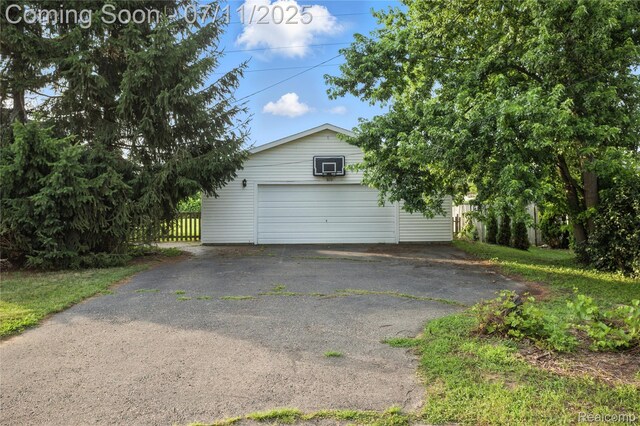 420 Wellsboro St, Walled Lake, MI 48390 - view of detached garage