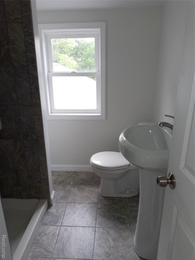 501 N Leroy St, Fenton, MI 48430 - full bathroom featuring a shower stall and toilet