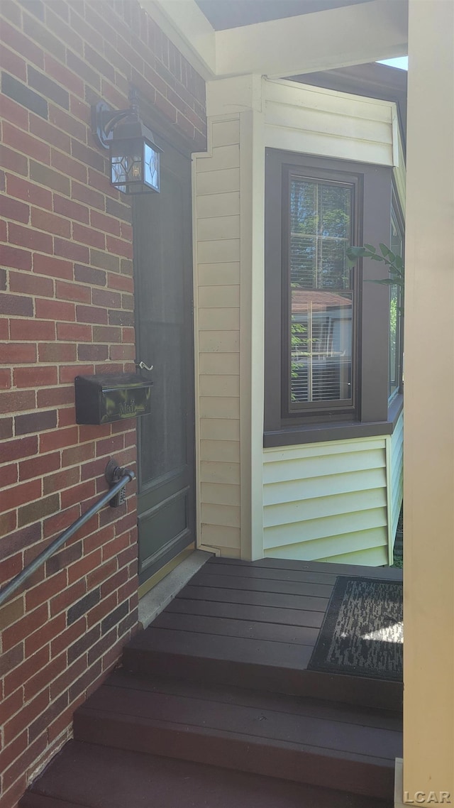 401 Budlong St, Adrian, MI 49221 - entrance to property
