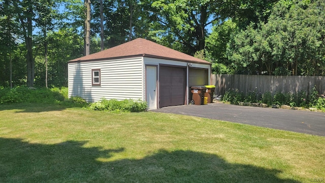 401 Budlong St, Adrian, MI 49221 - view of detached garage