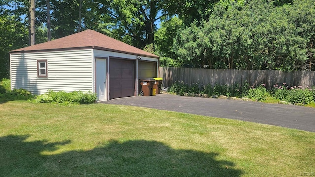 401 Budlong St, Adrian, MI 49221 - view of detached garage