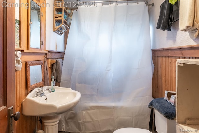 16380 Sumpter Rd, Van Buren, MI 48111 - full bath featuring toilet and a shower with curtain