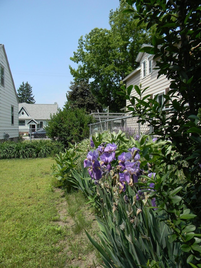 103 S Staffon St, Ludington, MI 49431 - view of yard