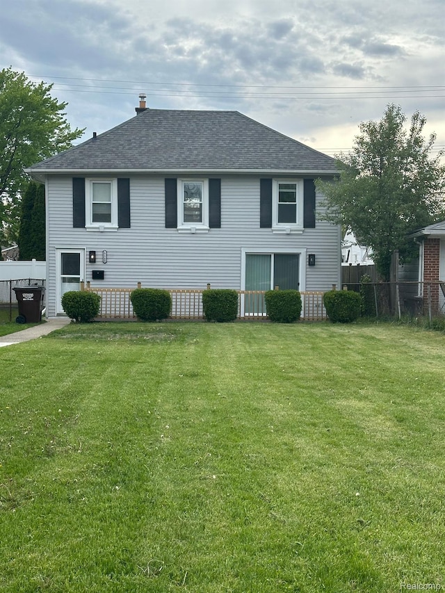 17788 Quarry St, Riverview, MI 48193 - view of front of property featuring roof with shingles