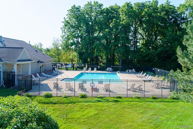 1803 Pinecroft Dr, Canton, MI 48188 - community pool with a patio area