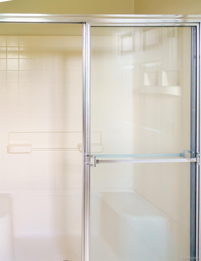 1803 Pinecroft Dr, Canton, MI 48188 - bathroom with a shower stall