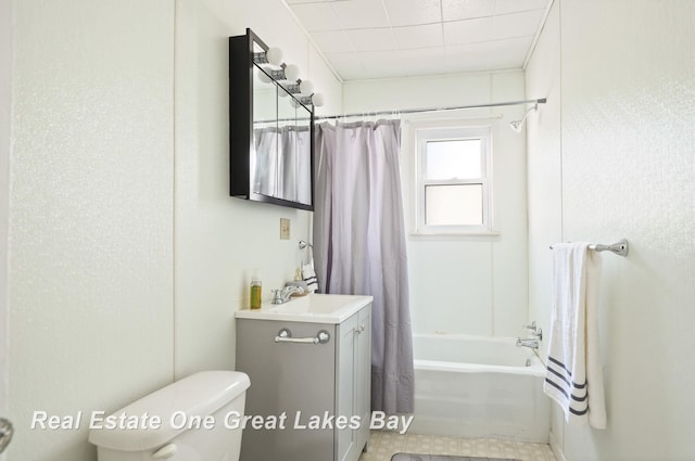 2249 N Clinton St, Saginaw, MI 48602 - full bathroom with shower / bath combo with shower curtain and vanity