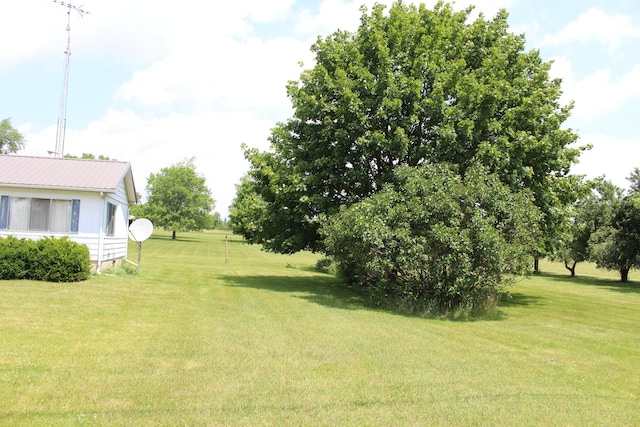 2786 Dinius Rd, Tecumseh, MI 49286 - view of grassy yard