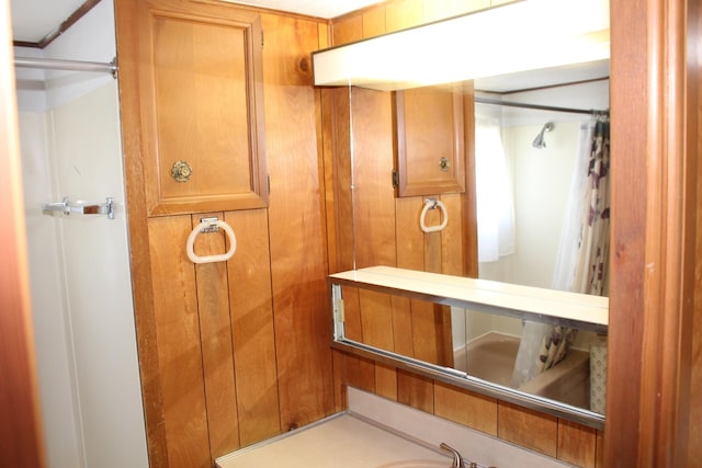 2786 Dinius Rd, Tecumseh, MI 49286 - full bathroom with a shower with curtain