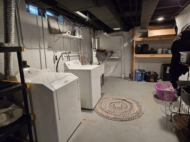 3330 Bradford St NE, Grand Rapids, MI 49525 - laundry room featuring washer and clothes dryer