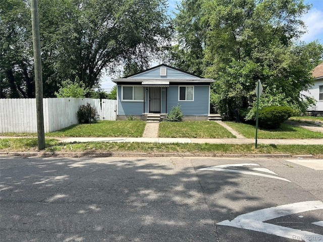 17439 Lumpkin St, Hamtramck, MI 48212 - photo 3