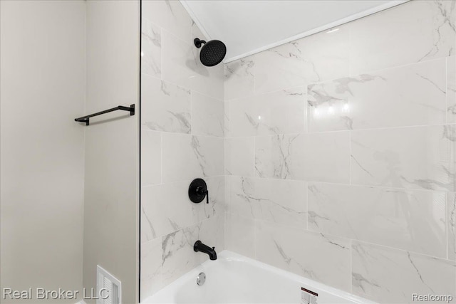 10320 Roxbury St, Detroit, MI 48224 - full bath featuring bathtub / shower combination