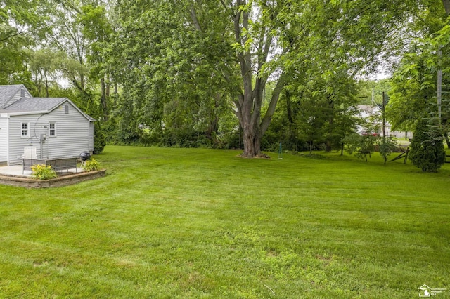 7768 Summerfield Rd, Lambertville, MI 48144 - view of grassy yard