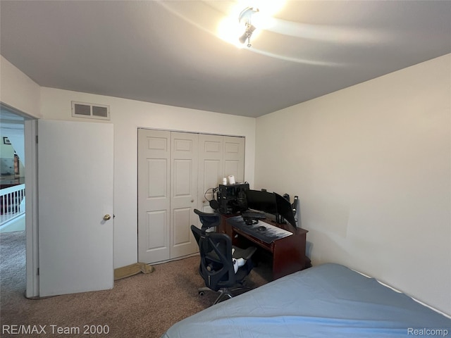 29203 Lake Park Dr, Farmington Hills, MI 48331 - bedroom featuring carpet flooring and a closet