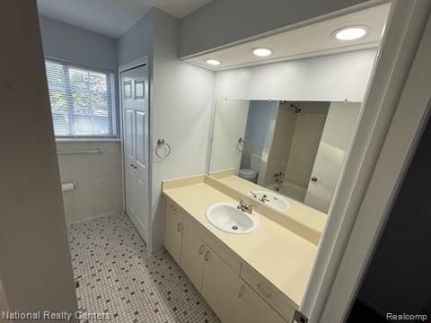 8160 Crestview Dr, Sterling Heights, MI 48312 - bathroom with vanity and recessed lighting