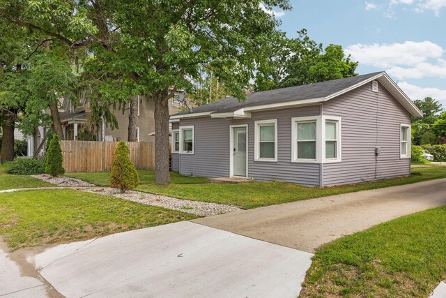 1047 E Front St, Traverse City, MI 49686 - photo 27