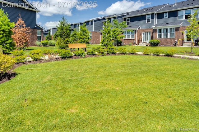 43433 Chancellor Ln, Novi, MI 48375 - view of grassy yard with a residential view