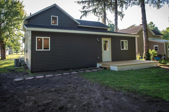 1120 8th St, Three Rivers, MI 49093 - view of front of house with a front yard and a deck