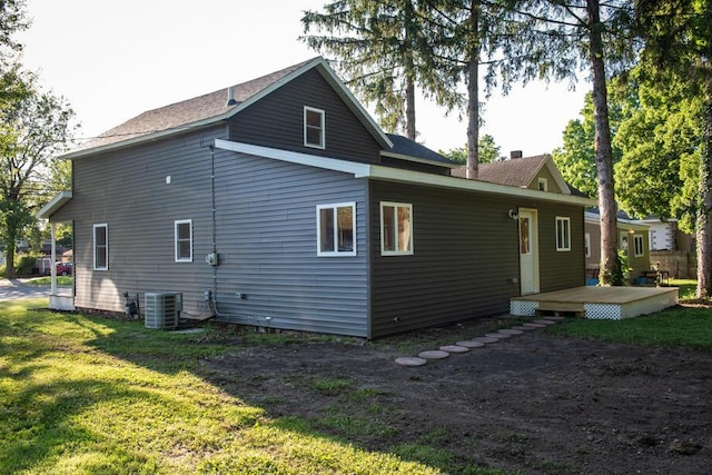 1120 8th St, Three Rivers, MI 49093 - back of house featuring a yard and a deck
