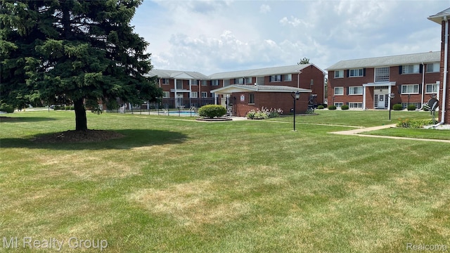 8240 Crestview Dr Unit B1, Sterling Heights, MI 48312 - photo 2
