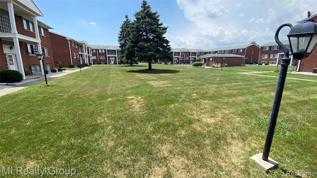 8240 Crestview Dr Unit B1, Sterling Heights, MI 48312 - photo 18