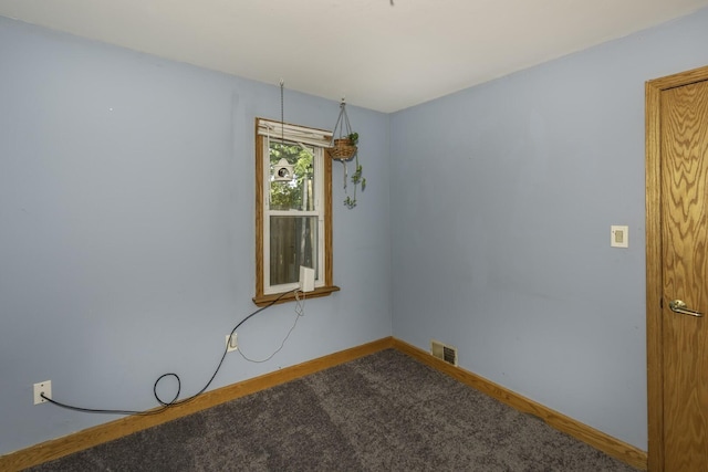 284 Devonshire St, Ypsilanti, MI 48198 - unfurnished room featuring carpet floors and baseboards