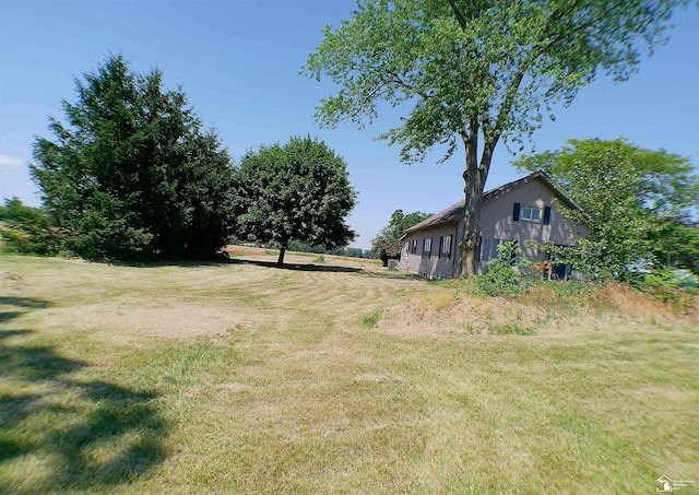 3380 Stewart Rd, Monroe, MI 48162 - view of green lawn