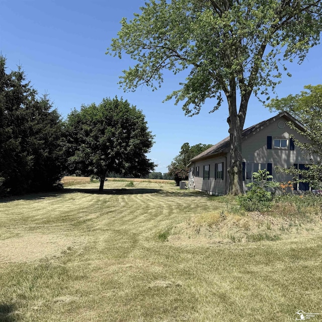 3380 Stewart Rd, Monroe, MI 48162 - view of green lawn
