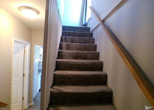 3380 Stewart Rd, Monroe, MI 48162 - view of stairway