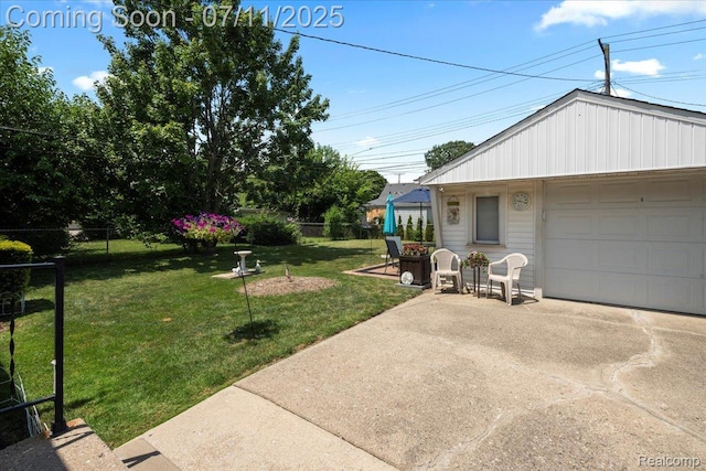 1946 Carlysle St, Dearborn, MI 48124 - view of yard with driveway