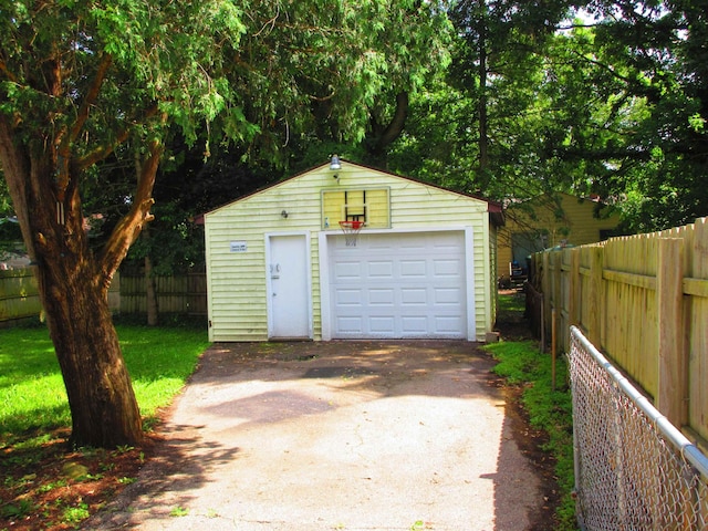 3736 Maryland Ave, Flint, MI 48506 - detached garage featuring driveway