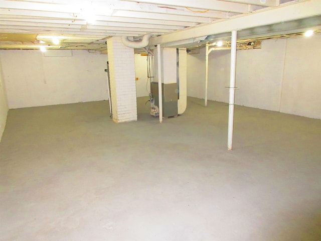 3736 Maryland Ave, Flint, MI 48506 - unfinished below grade area with heating unit