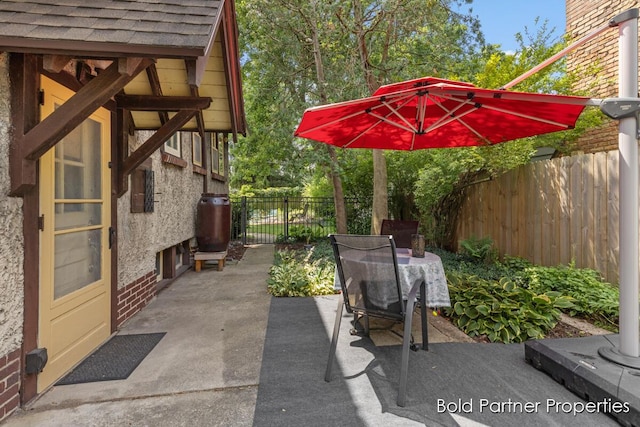 2342 Elliott St SE, Grand Rapids, MI 49506 - view of patio / terrace