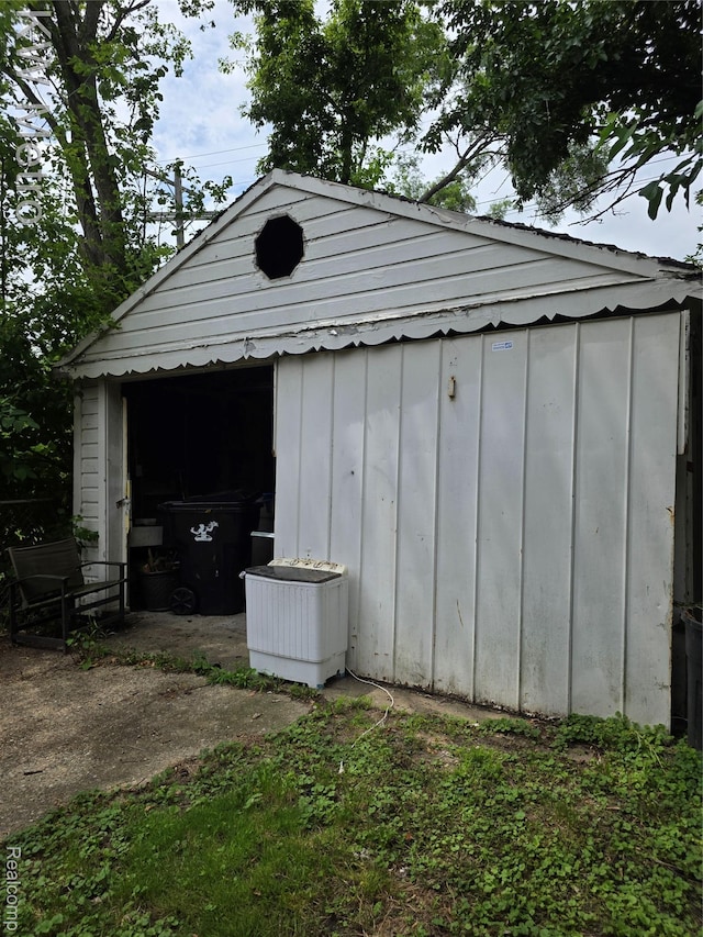 18639 Kelly Rd, Detroit, MI 48224 - garage with a shed