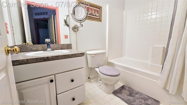20059 Rodeo Ct, Southfield, MI 48075 - bathroom featuring tile patterned flooring, vanity, and shower / bath combo