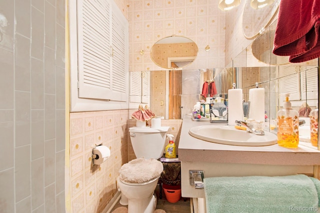 5178 Helga St, Saginaw, MI 48603 - bathroom with vanity and tile walls